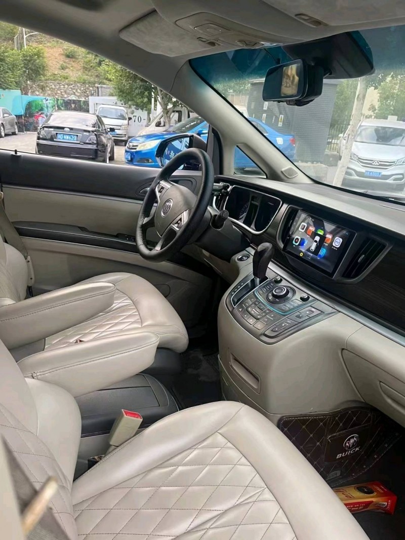 成都11年别克GL87