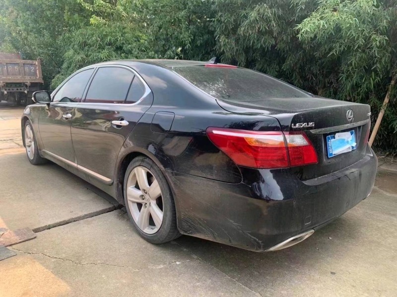 枣庄10年雷克萨斯LS5