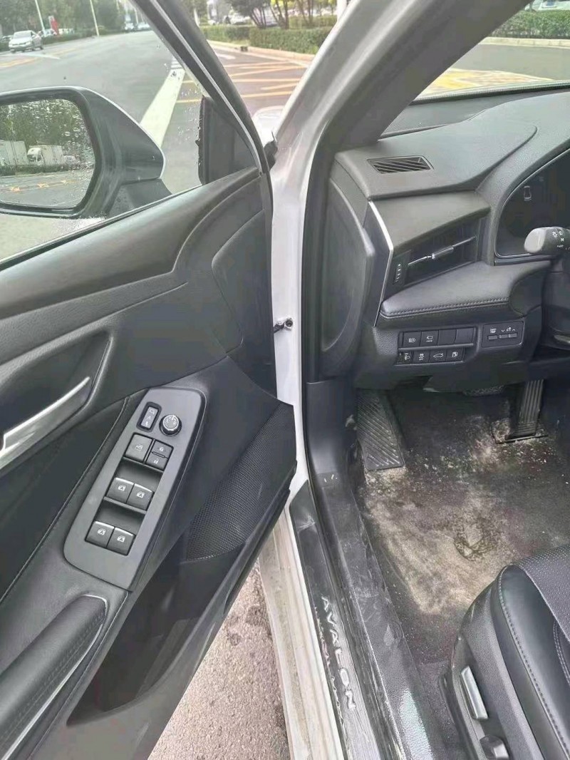 邯郸22年丰田亚洲龙6