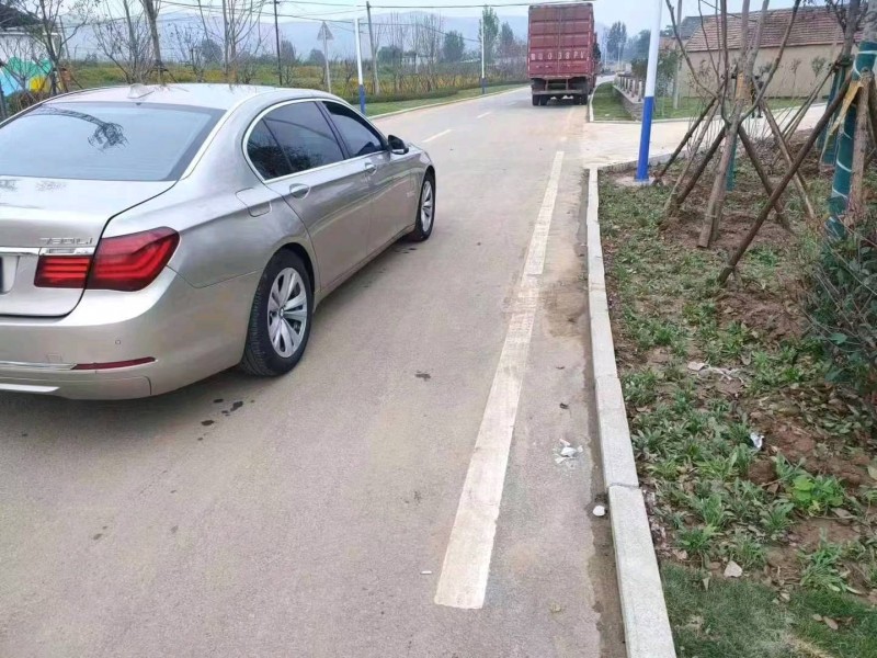 济南13年宝马7系8