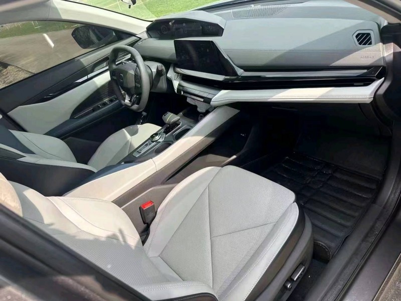 东营23年长安汽车UNI-V5