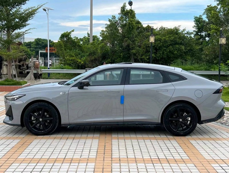 汕头23年长安汽车UNI-V3