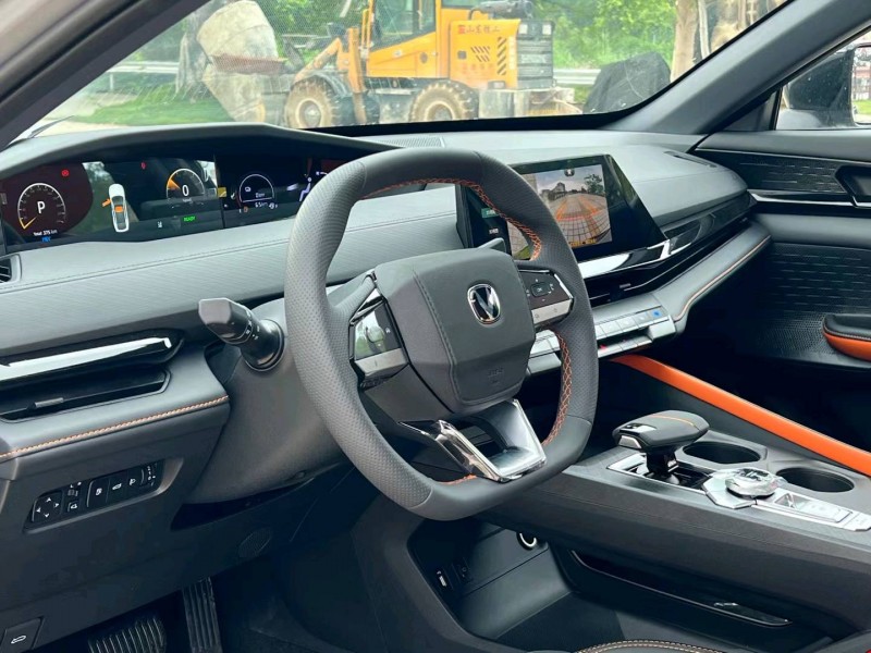 汕头23年长安汽车UNI-V5