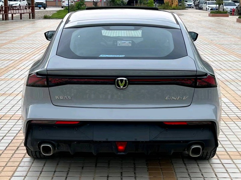 汕头23年长安汽车UNI-V9