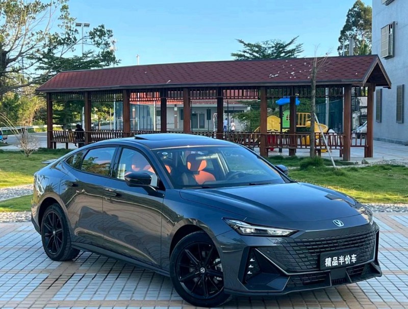 汕头23年长安汽车UNI-V2