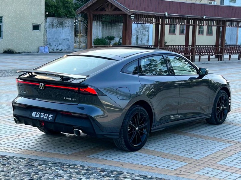 汕头23年长安汽车UNI-V8