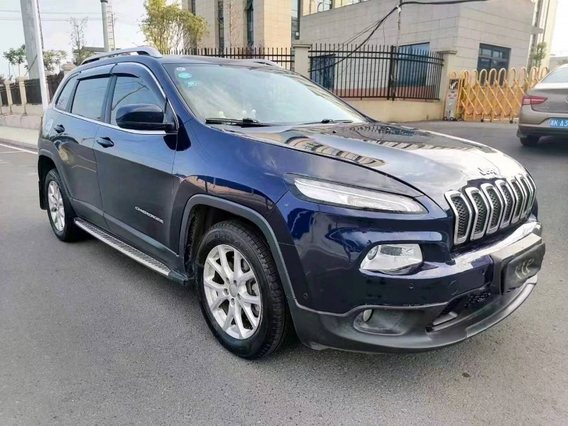 东营16年Jeep自由光2