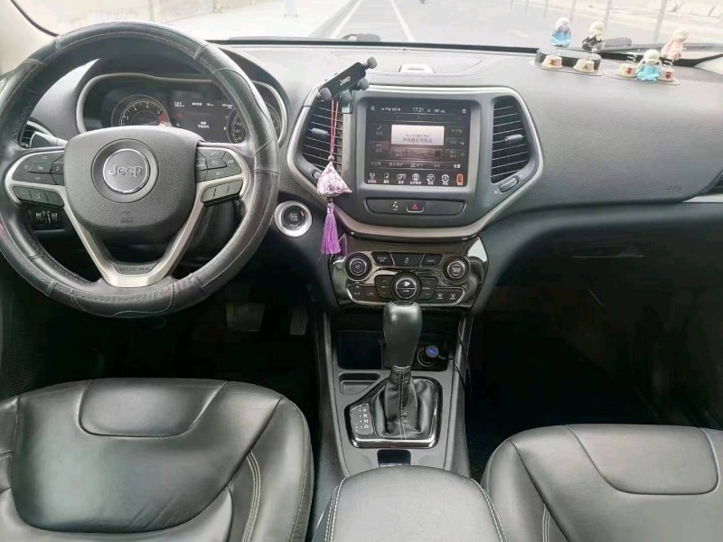 东营16年Jeep自由光4