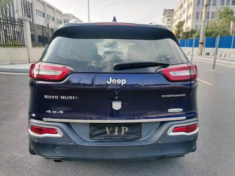 东营16年Jeep自由光5