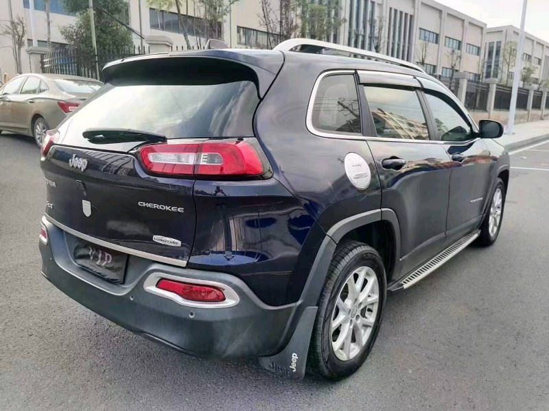 东营16年Jeep自由光6