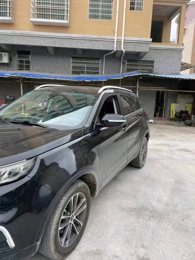 青岛20年福特领界2