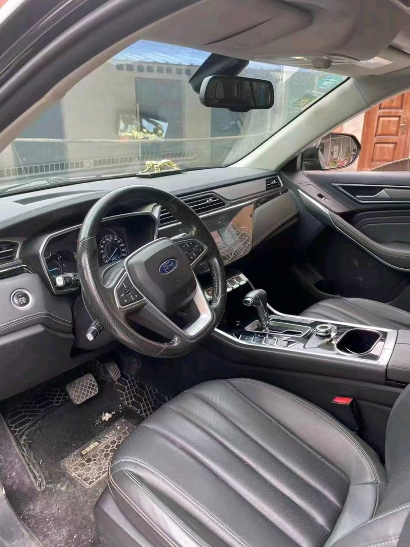 青岛20年福特领界5