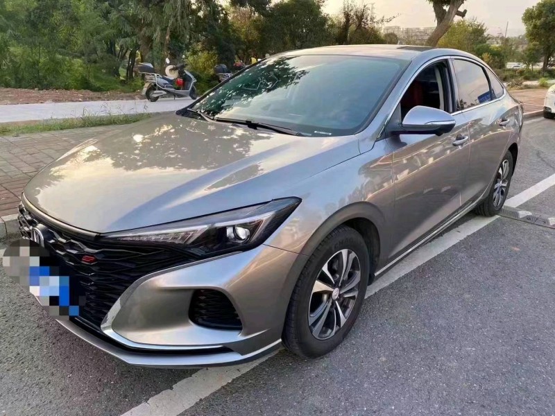 嘉兴22年长安汽车逸动2