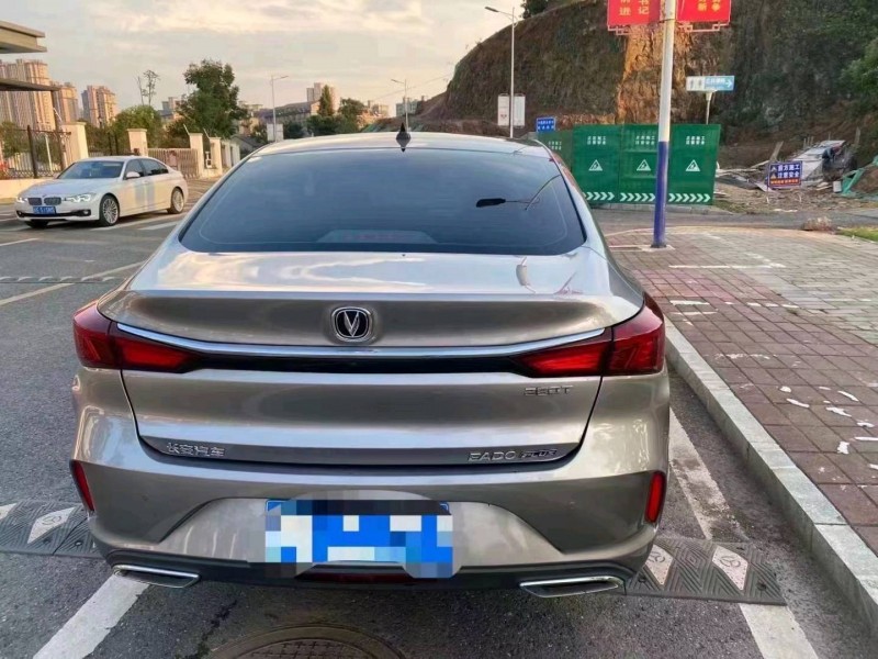 嘉兴22年长安汽车逸动4