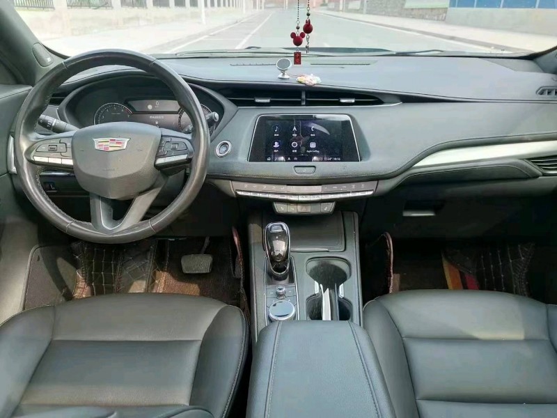 邯郸20年凯迪拉克XT44