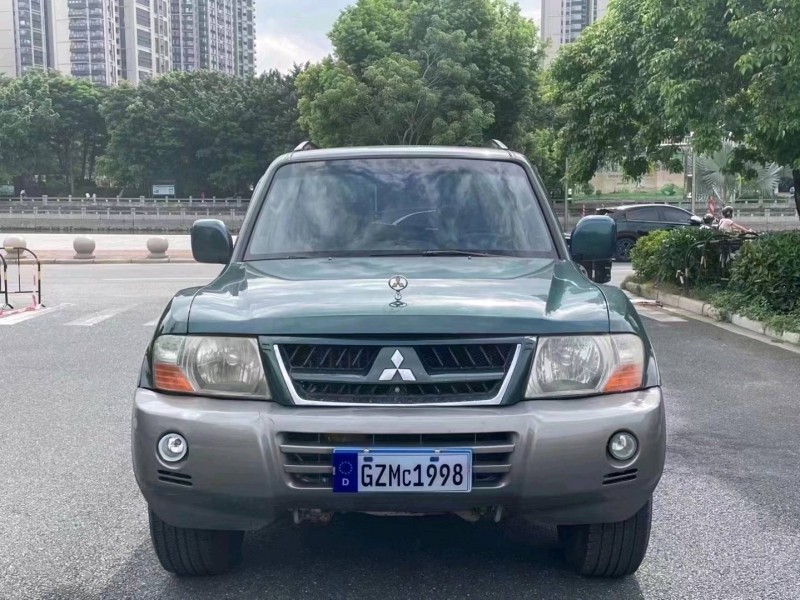 广州11年三菱帕杰罗1