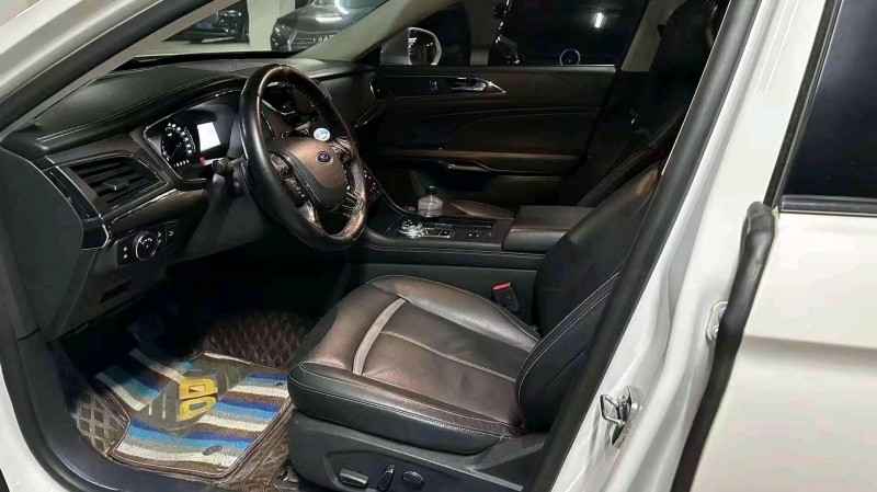 六盘水17年福特金牛座6