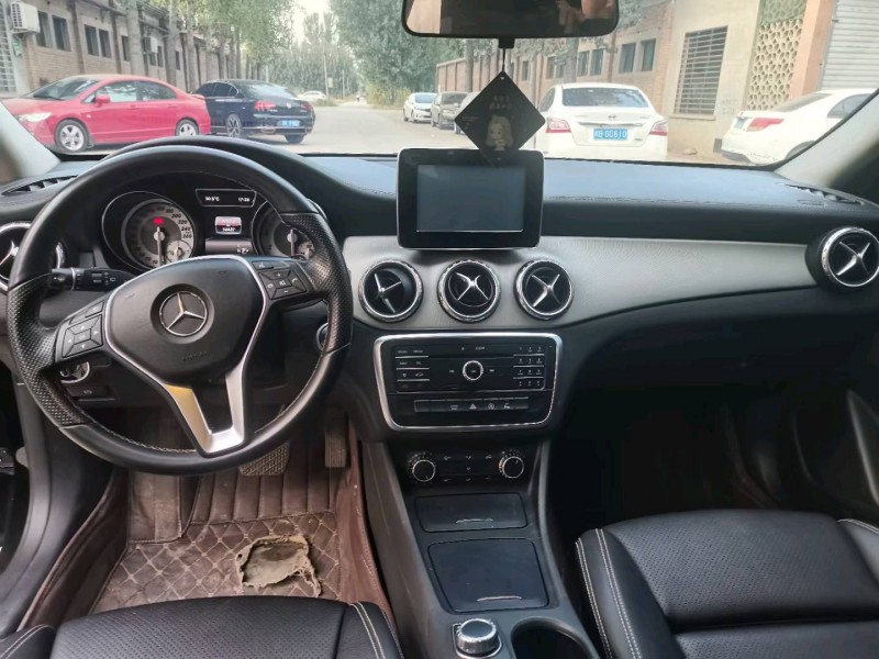 保定16年奔驰GLA6