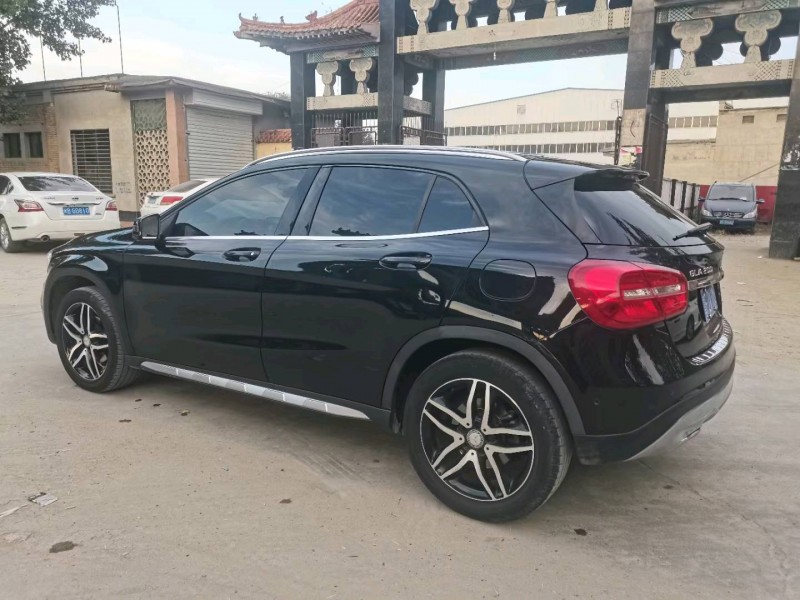 保定16年奔驰GLA8