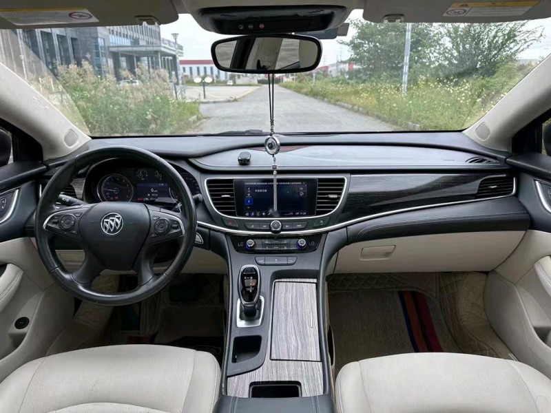 盐城20年别克君越5