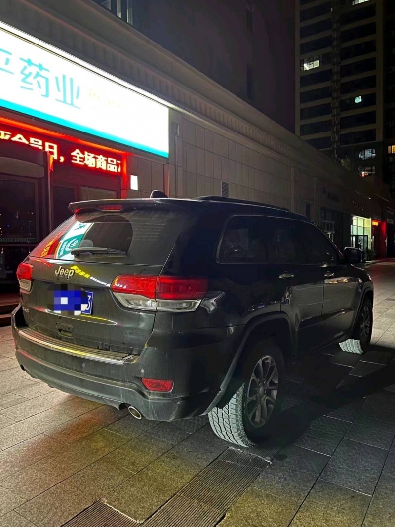 淄博16年Jeep大切诺基4