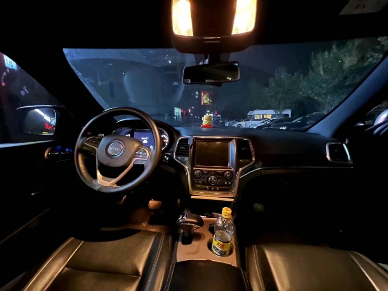 淄博16年Jeep大切诺基5