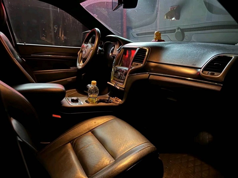 淄博16年Jeep大切诺基6