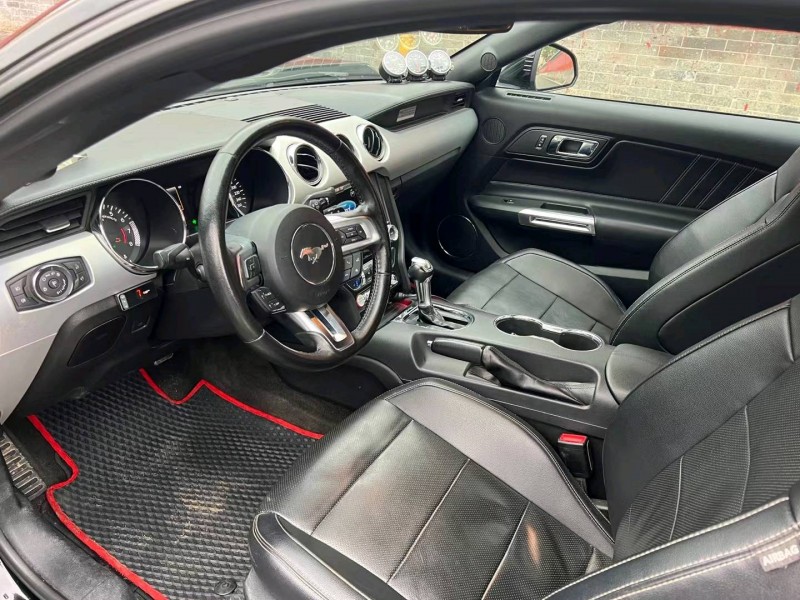 济宁16年福特野马4