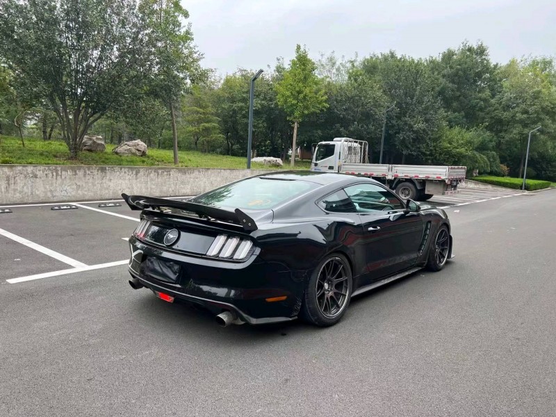 济宁16年福特野马7