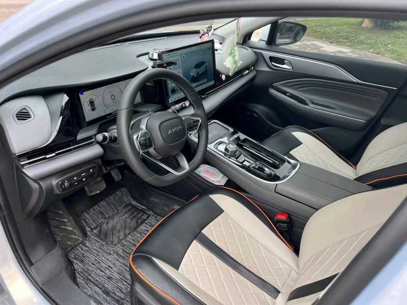 济宁23年传祺埃安S4