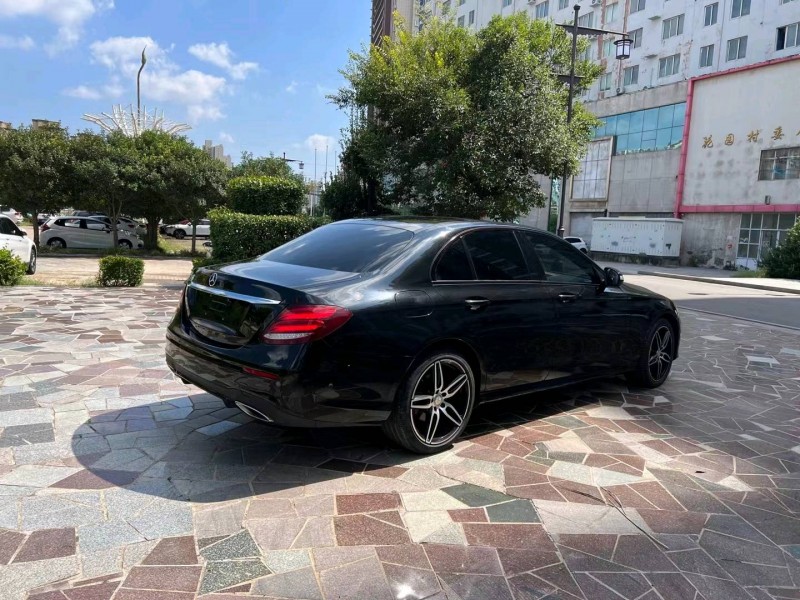 济宁17年奔驰E7