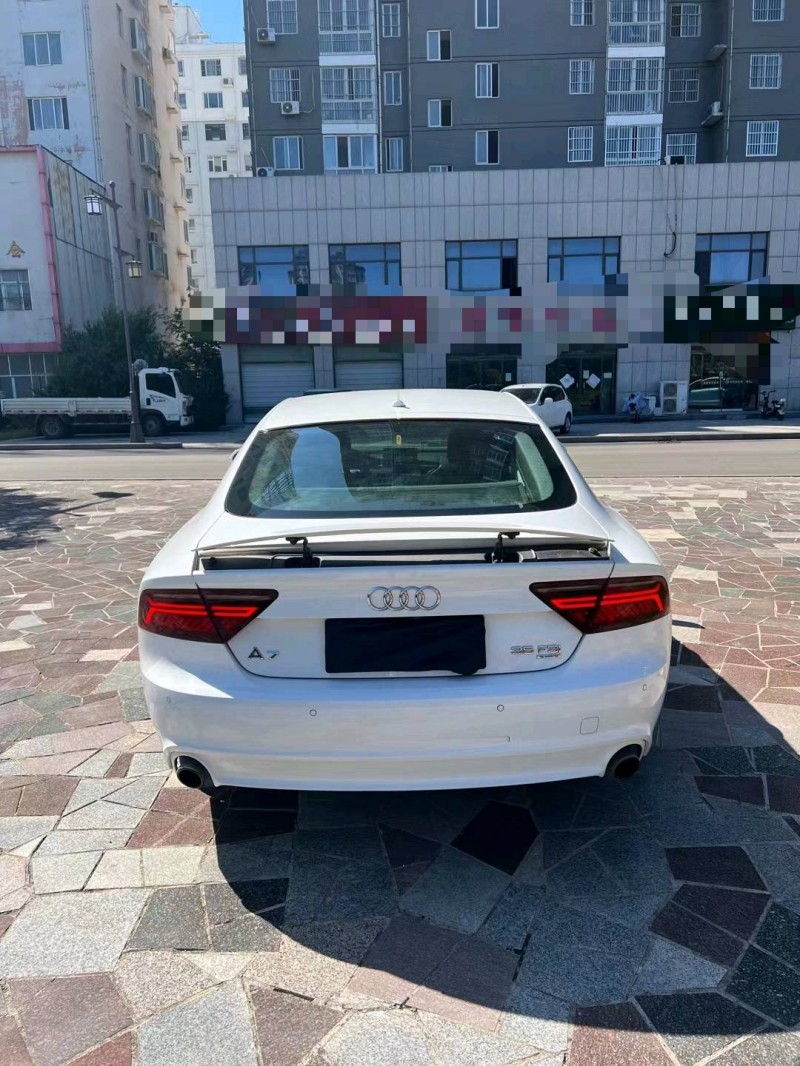 济宁15年奥迪A7L9