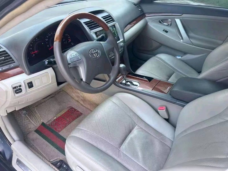 济宁15年丰田凯美瑞4