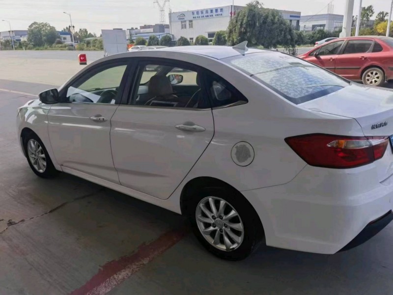 保定15年长安汽车悦翔V75