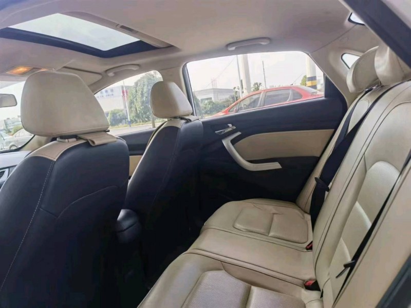 保定15年长安汽车悦翔V78