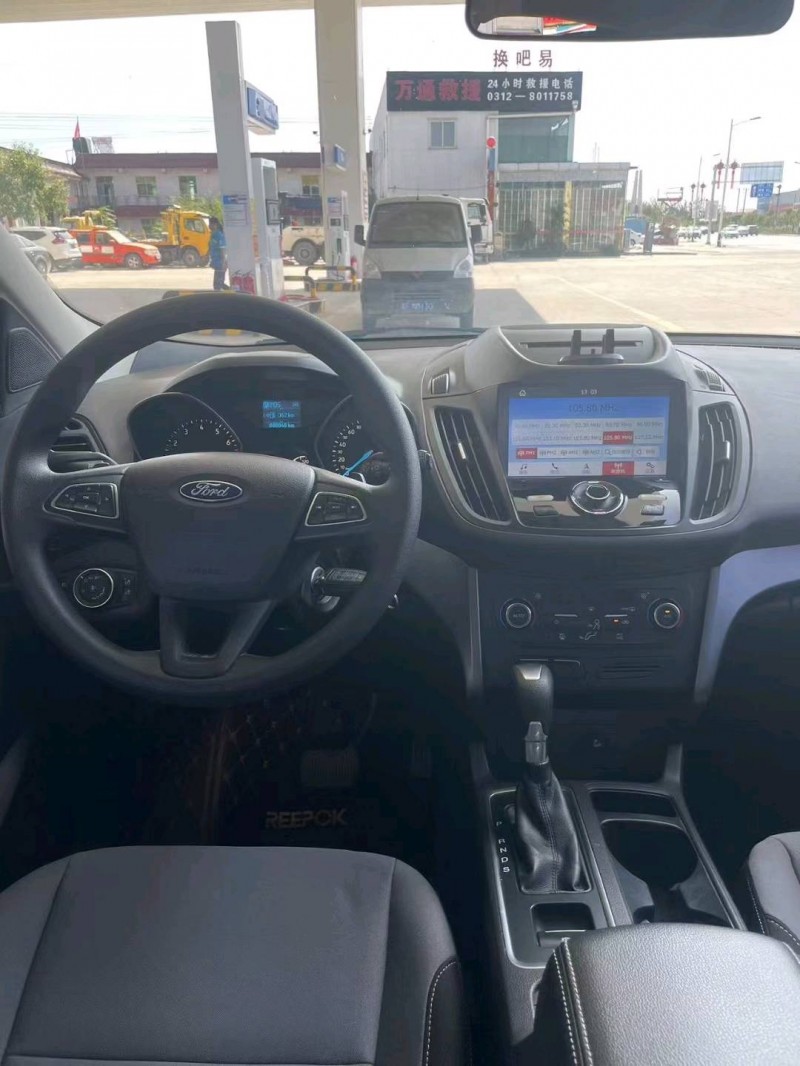 保定16年福特翼虎5