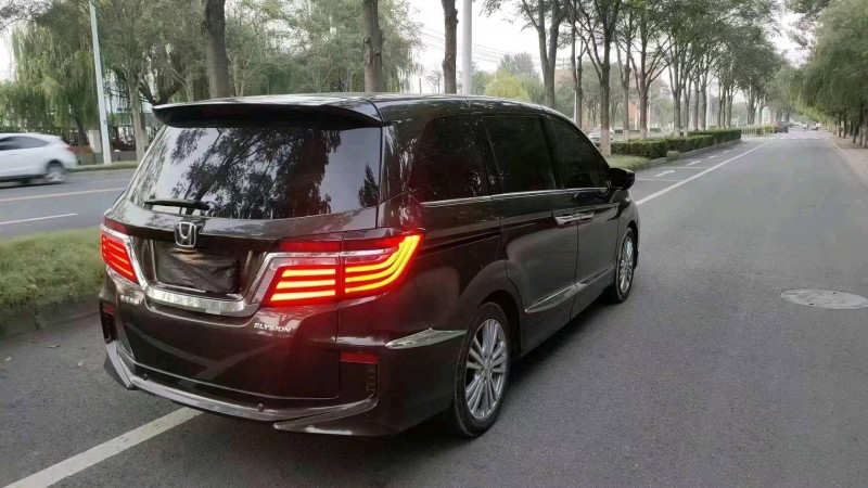 邢台17年本田艾力绅7