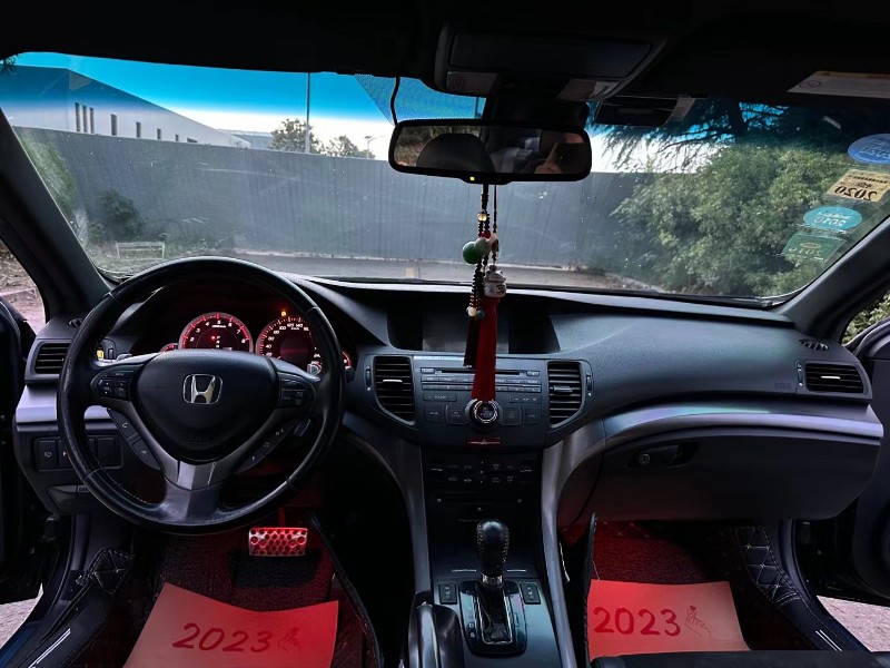 徐州13年本田思铂睿4