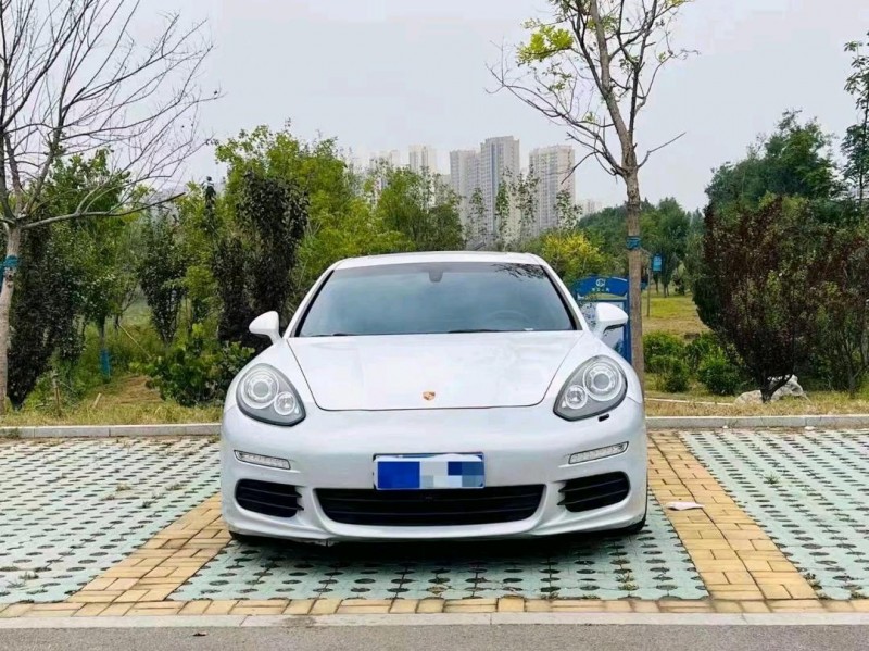 东营14年保时捷帕拉梅拉1