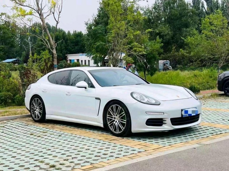 东营14年保时捷帕拉梅拉2