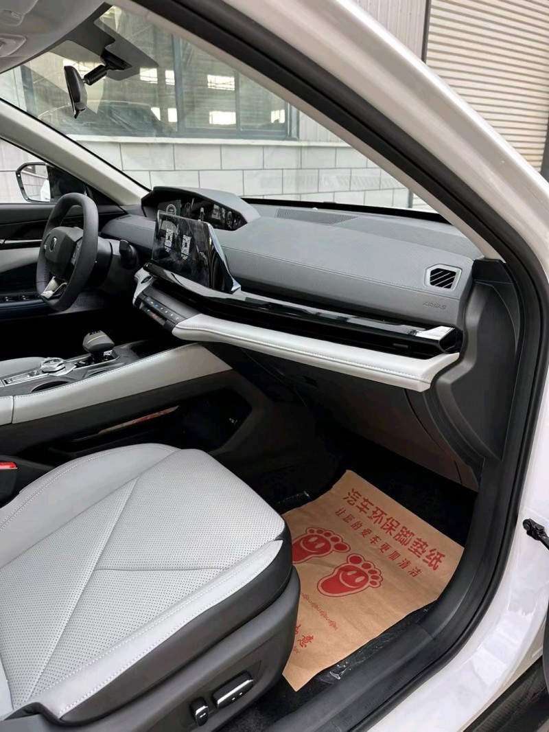 宿迁23年长安汽车UNI-V5