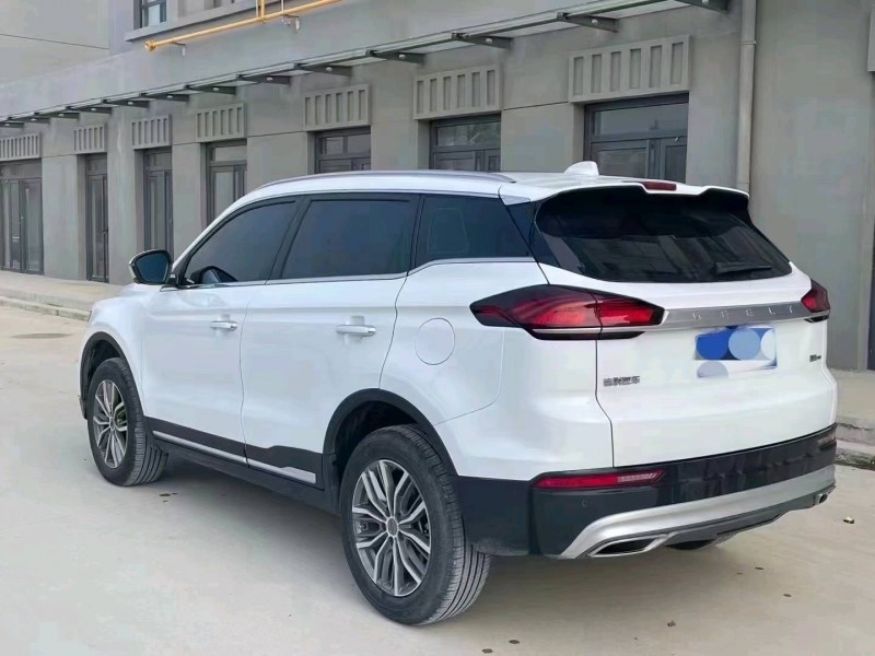东营21年吉利博越8