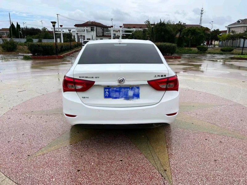 常州17年别克英朗2