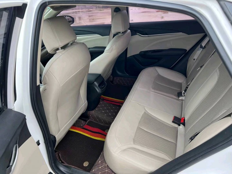 常州17年别克英朗6