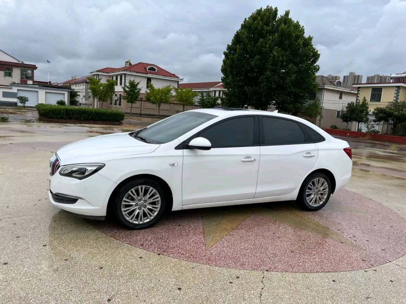 常州17年别克英朗7