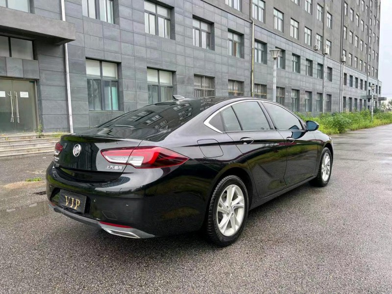 盐城21年别克君威8