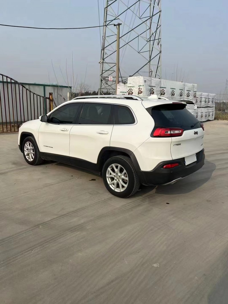 宿迁18年Jeep自由光4