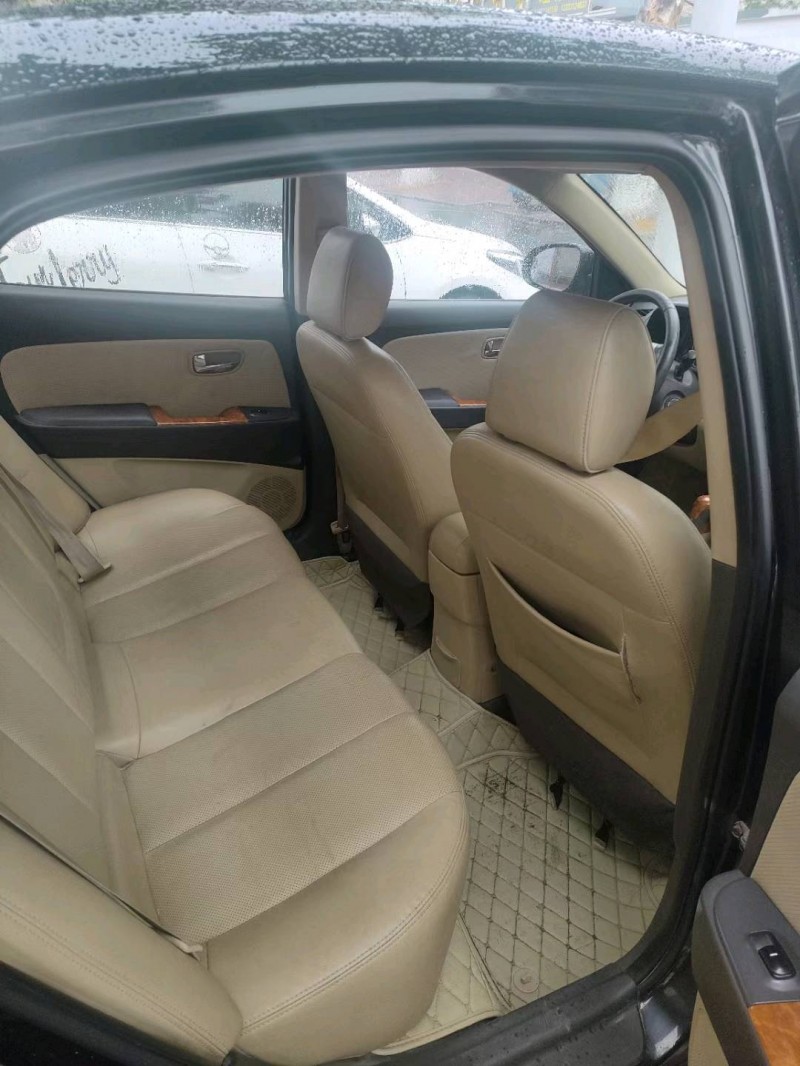 保定11年现代悦动6