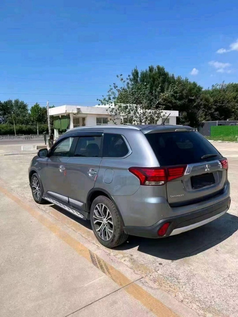 济宁16年三菱欧蓝德7