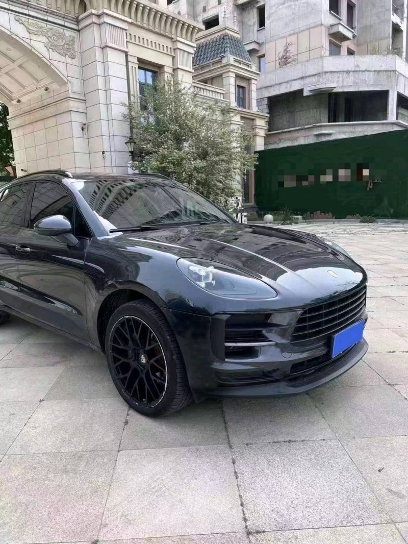 济宁19年保时捷Macan2